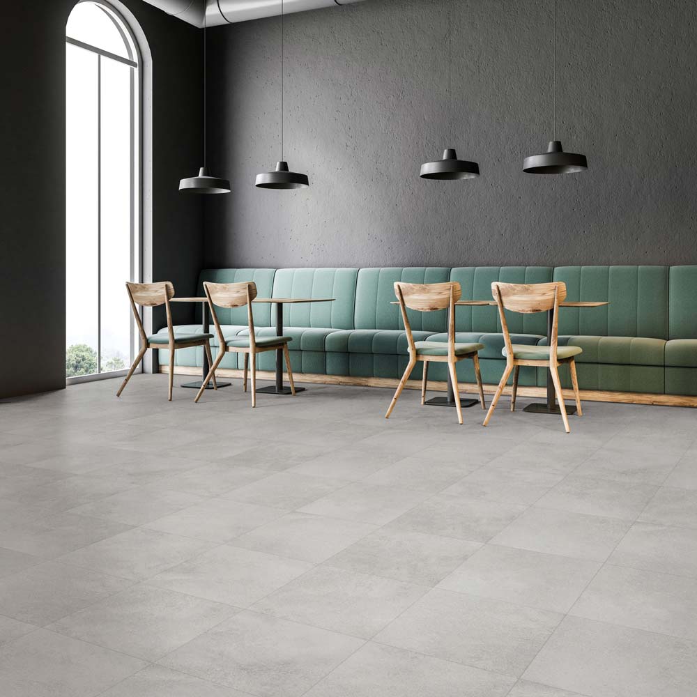 LFC557855_Lifestyle_Floors_LVT_Plombante_Lifestyle_Cover_55_Galet_Gris_Perle_RS.jpg