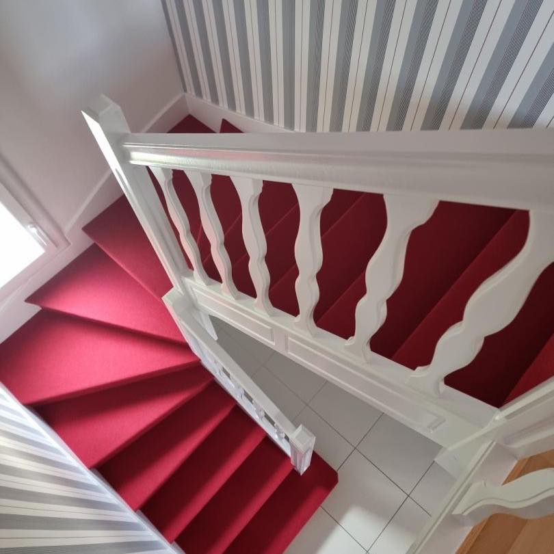 Escalier_moquette_rouge_LMS