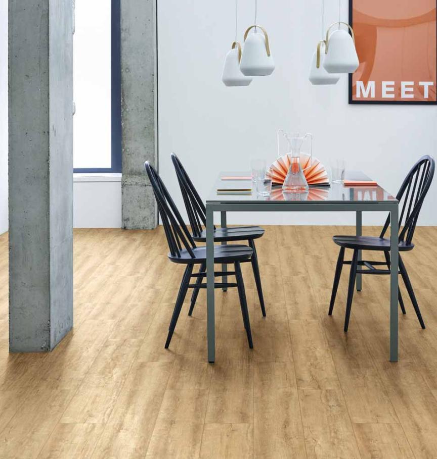 LFC553264_Lifestyle_Floors_LVT_Plombante_Lifestyle_Cover_55_Chene_Bois_Flotte_RS